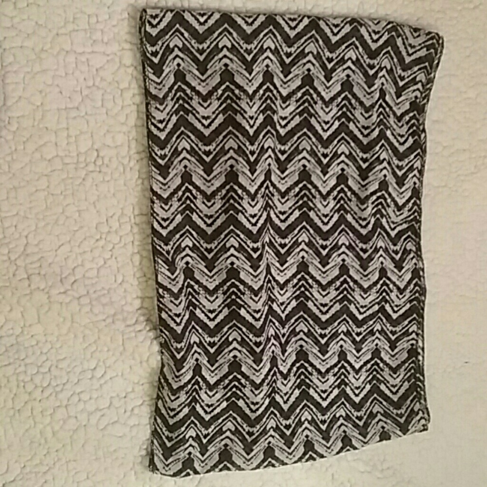 Scarf.